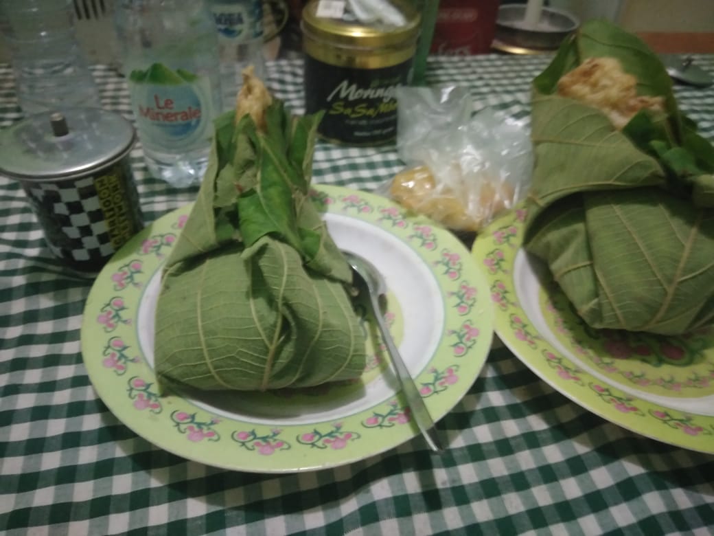 Bungkus Daun Jati dan Biting Lidi