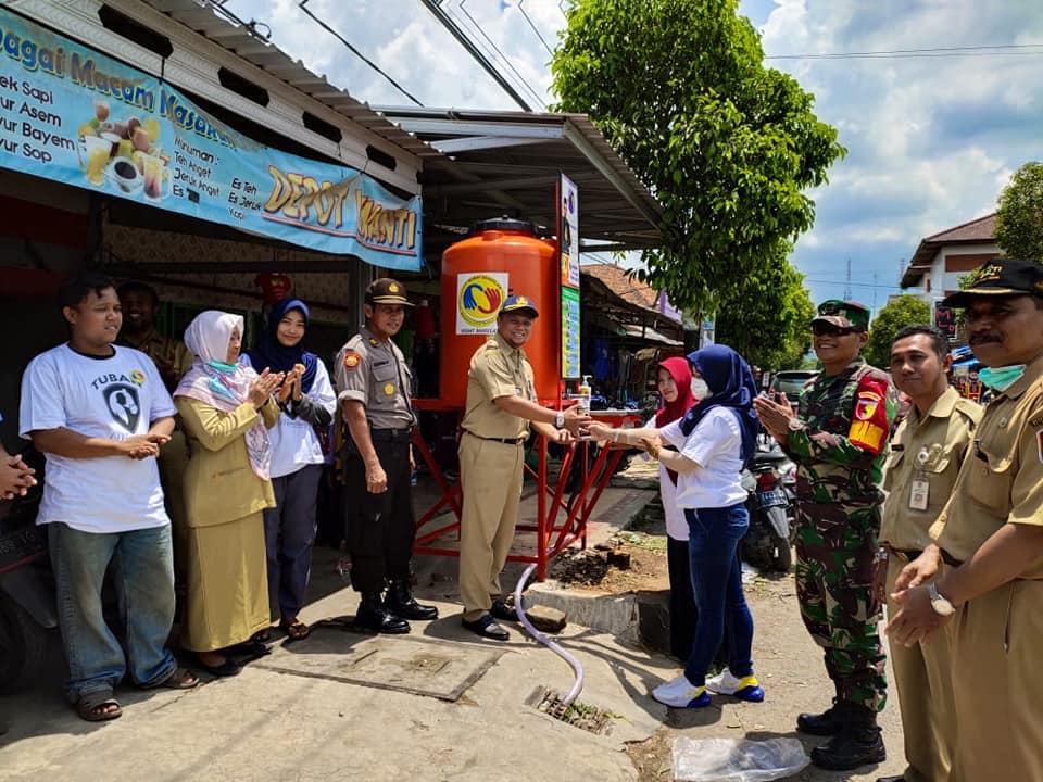 Sarana Cuci Tangan terpasang di Pasar Bangilan dan Pasar Ngrojo untuk hadang covid-19