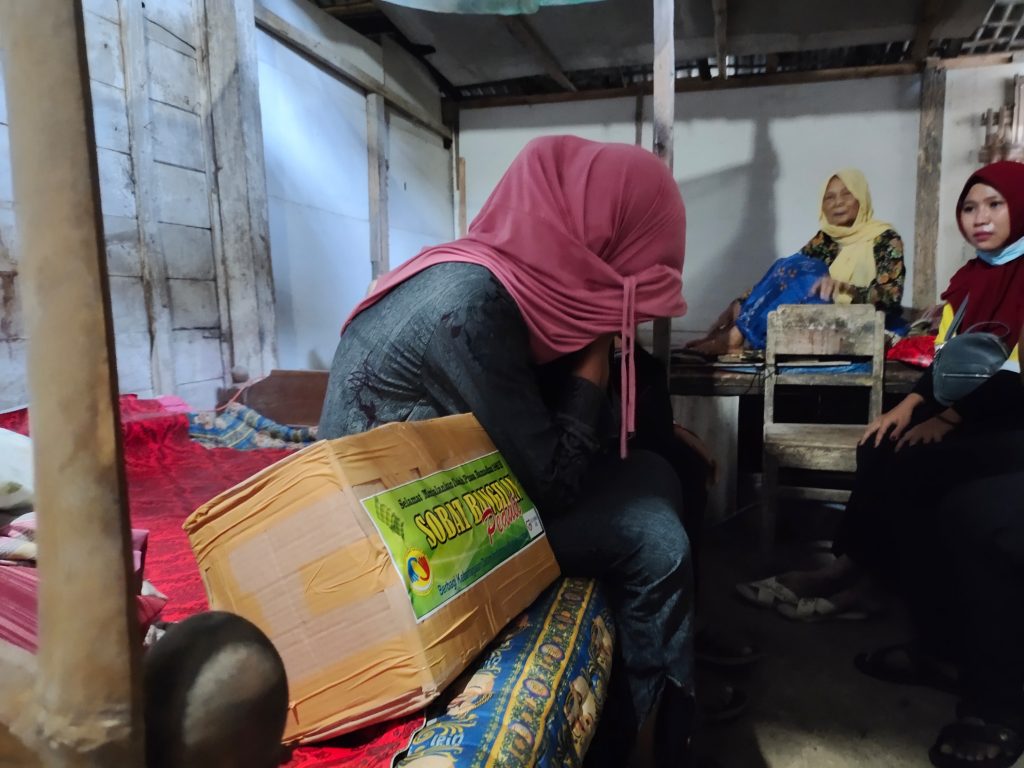 Jum’at Silaturahmi, Belajar Peduli didesa Kedungjambangan