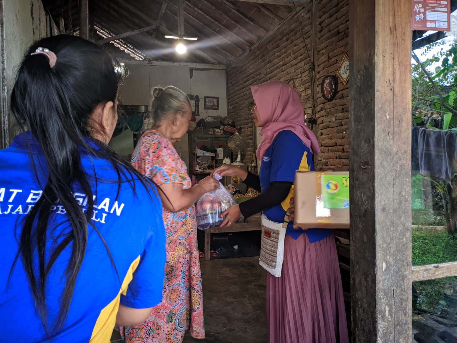 Jum’at Silaturahmi, Belajar Peduli Part. 95, ke Nenek yang hidupnya Sendiri
